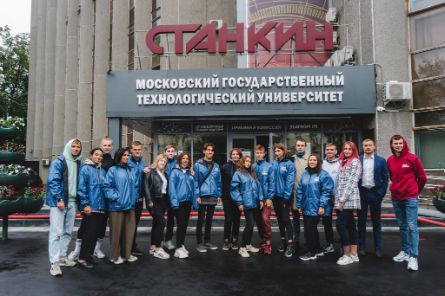 Студенты на дне открытых дверей МГТУ Станкин